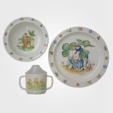 vintage kinder servies. tijdloss kinder servies. kraamcadeau. scandinavisch design. Elsa Beskow servies. kids cadeau. nostalgisch cadeau